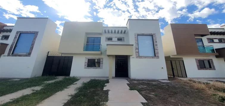 En Renta bonita y amplia Casa, Fracc. Ampliación Viñedos